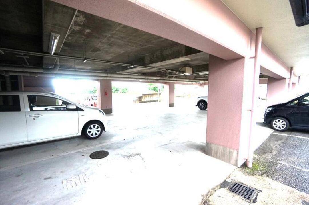 駐車場　駐車場