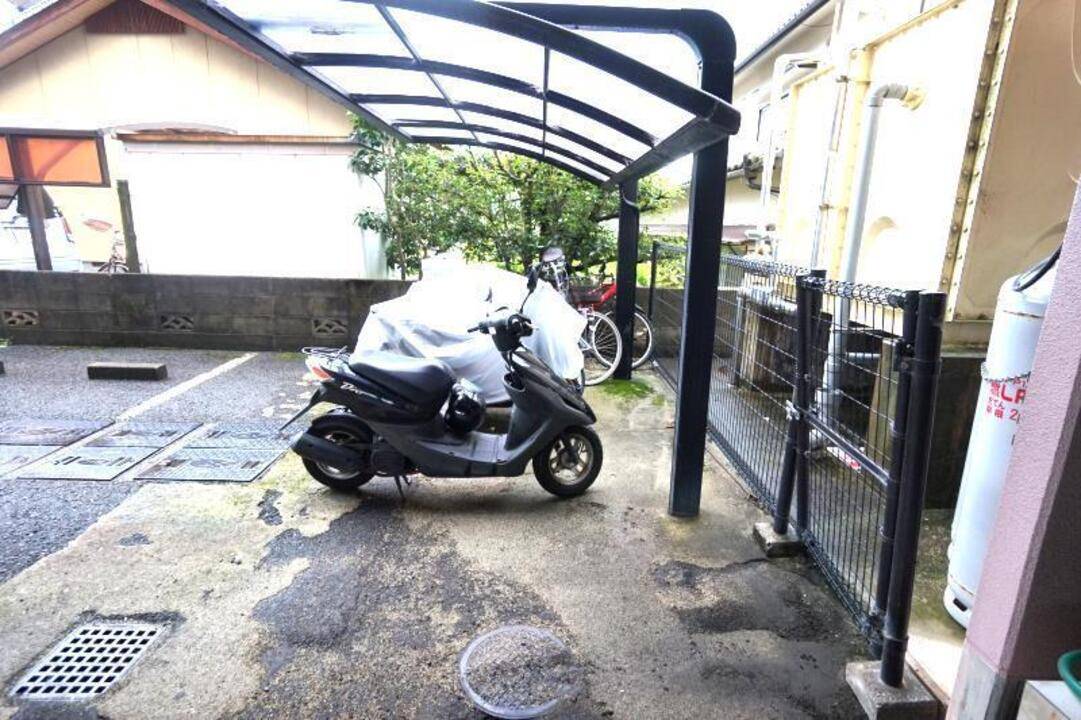 駐車場　駐輪場