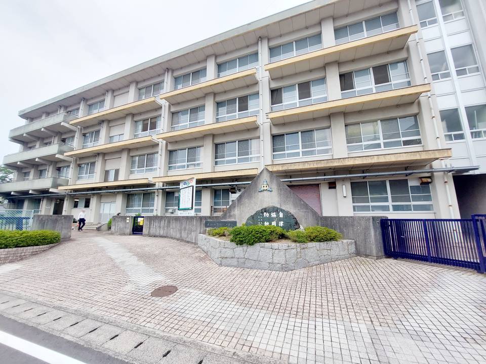 中学校　小野中学校（中学校）まで800m