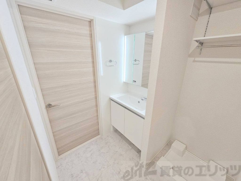 洗面設備　収納