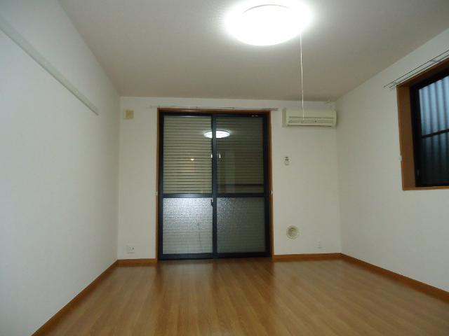 バルコニー　洋室とバルコニー