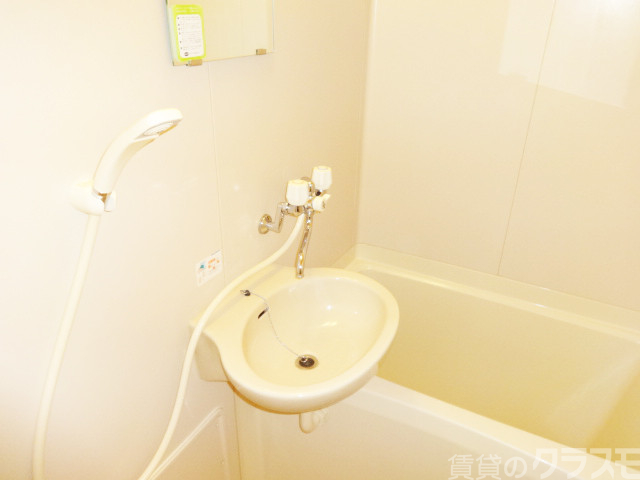 バス・シャワールーム　浴室は快適空間☆一日の疲れをとって下さい！