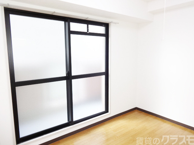 その他部屋・スペース　バルコニーは西向き☆陽の当たる時間が長く、冬でも暖かいです！