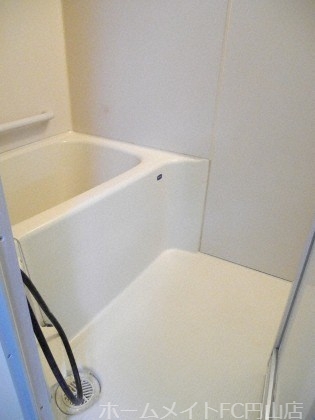 バス・シャワールーム　別号室の写真になります