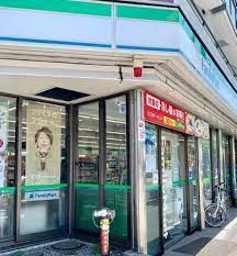 コンビニ　ファミリーマート（コンビニ）まで398m