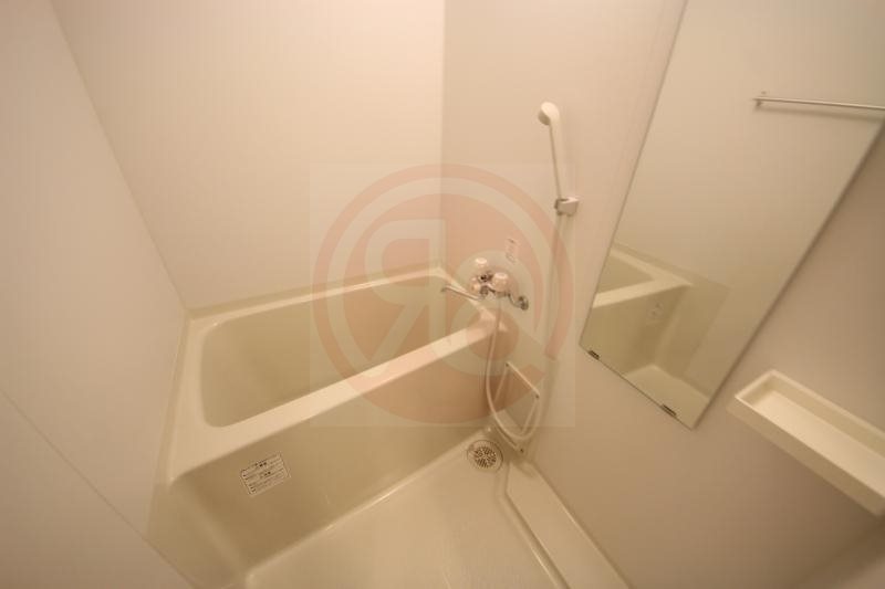 バス・シャワールーム　落ち着いた空間のお風呂です