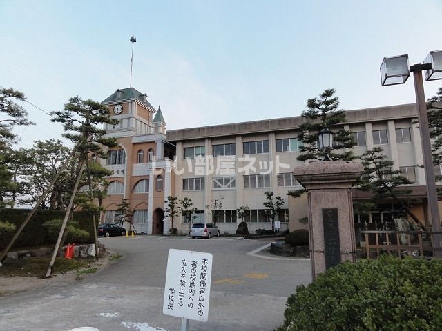 高校・高専　富山県立砺波高校（高校・高専）まで982m