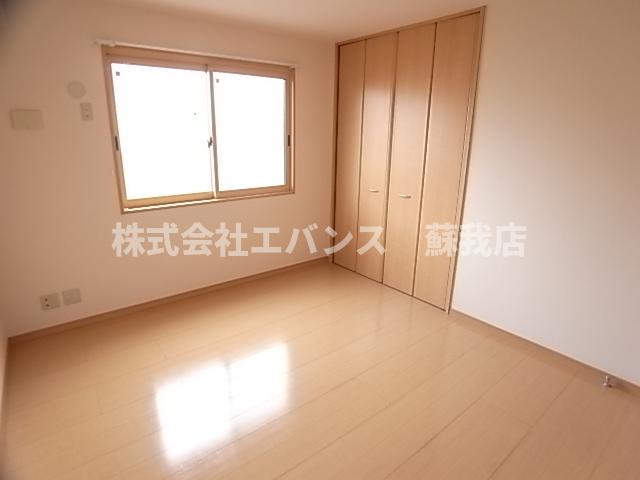 その他部屋・スペース　広くて明るい寝室