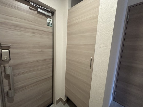 玄関　※同タイプの別号室のお写真です
