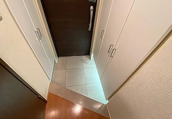 玄関　※別部屋の参考写真です。