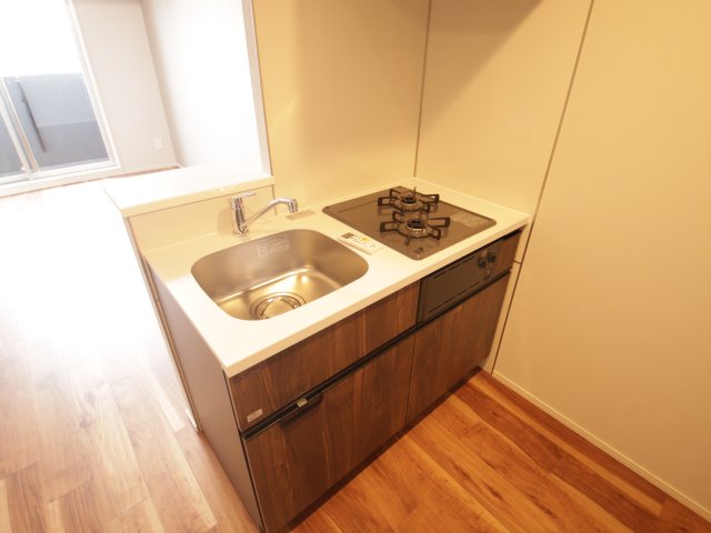 キッチン　※別部屋参考写真、現況優先※