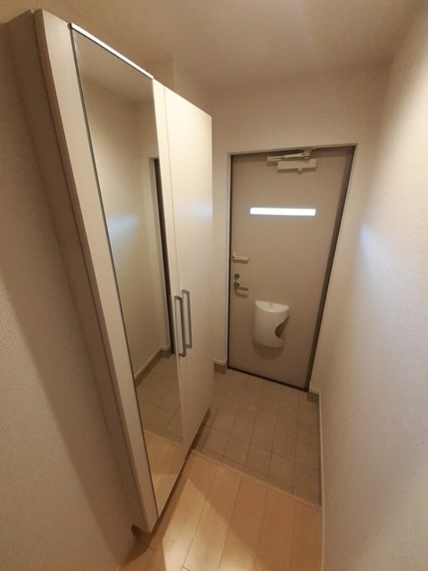 玄関　図面と現状に相違がある場合には現状を優先