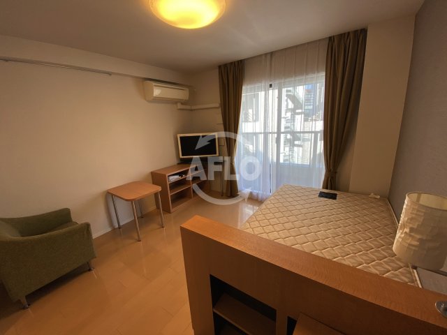 居室・リビング　パークアクシスうつぼ公園　開放的な室内　家具・家電つき