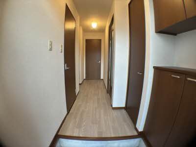 玄関　玄関ホールにはシューズボックスがあります。