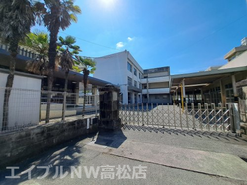 小学校　高松市立太田小学校（小学校）まで522m