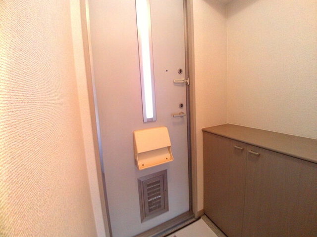 玄関　※同間取、別部屋参考写真です※