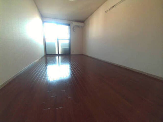 居室・リビング　８．２帖の洋室♪