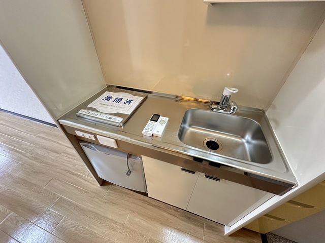 キッチン　別部屋参考写真です