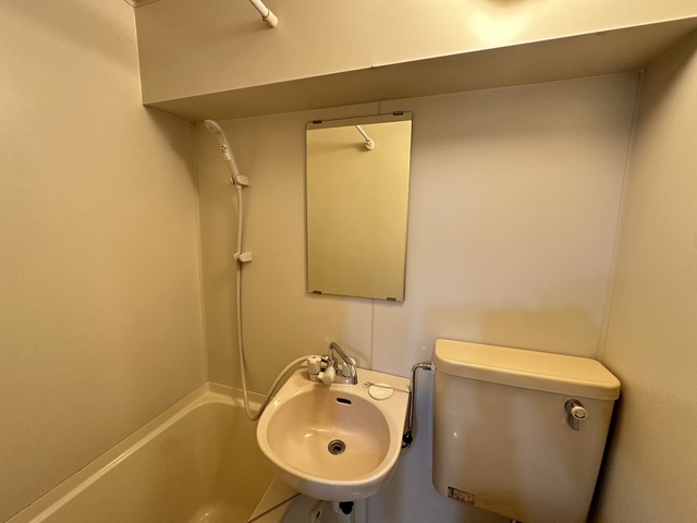 洗面設備　別部屋参考写真です