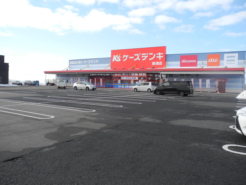 ショッピングセンター　新津程島ショッピングセンター（ショッピングセンター）まで412m