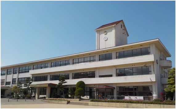 中学校　豊岡市立日高東中学校（中学校）まで694m