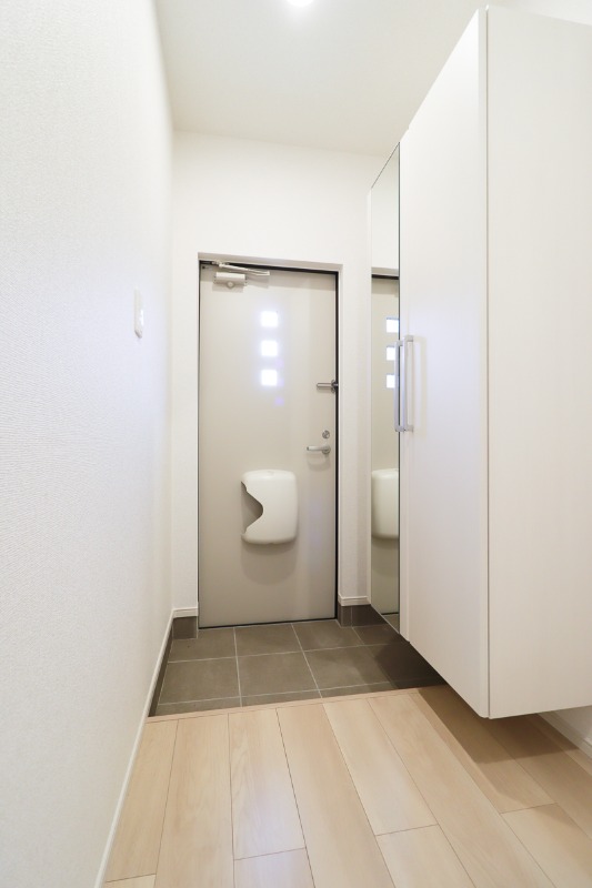 玄関　図面と現状に相違がある場合には現状を優先