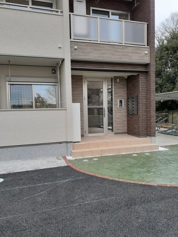 エントランス　清潔なエントランスです