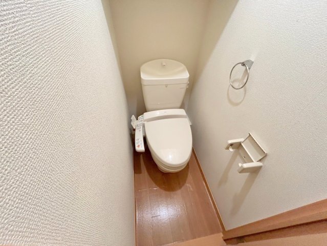 トイレ　清潔感のあるトイレは、誰もがリラックスできる空間です。