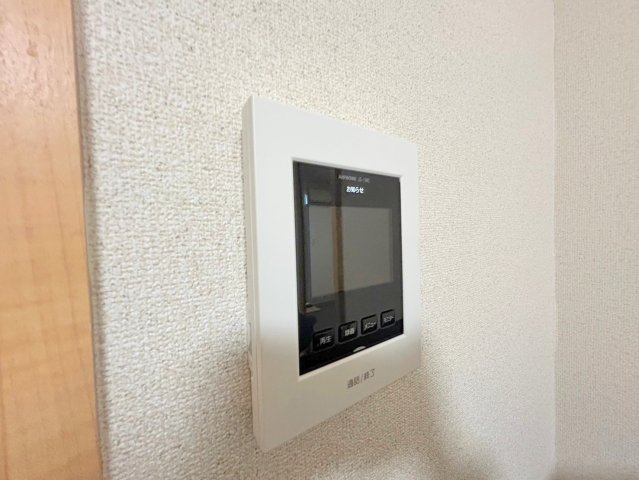 セキュリティ　TVモニターホンで来客が誰か確認してから開けて下さいね