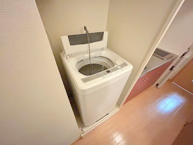 その他設備　室内に洗濯機置場があれば雨の日でも濡れる心配がございませんね