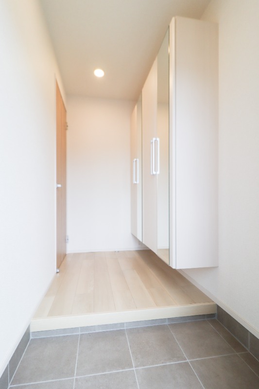 玄関　図面と現状に相違がある場合には現状を優先