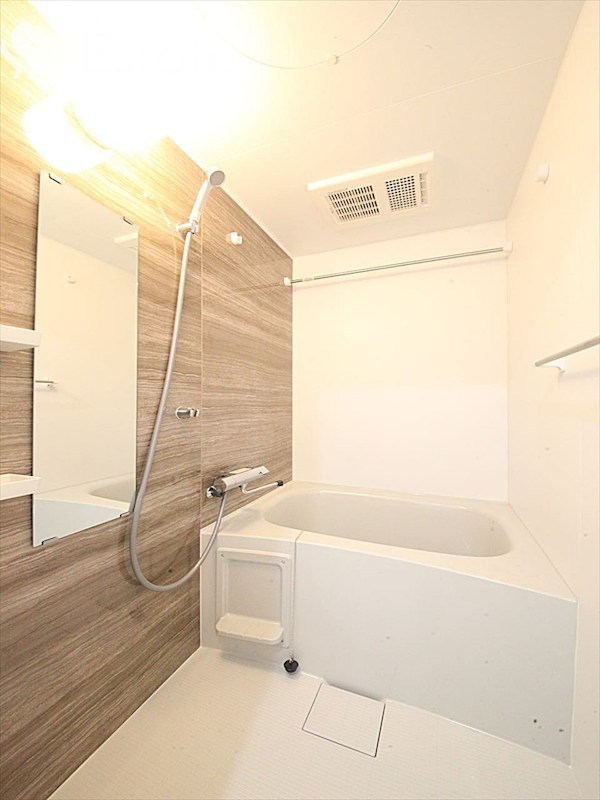 バス・シャワールーム　バスルーム