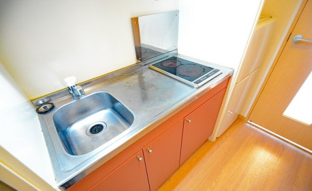 キッチン　写真は別号室のものです。