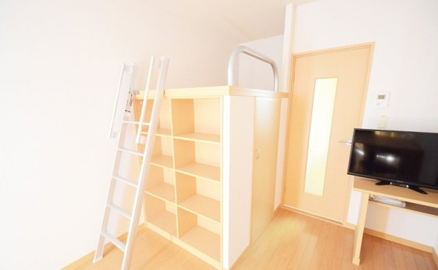収納　写真は別号室のものです。