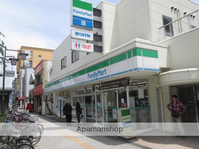 コンビニ　ファミリーマート（コンビニ）まで140m