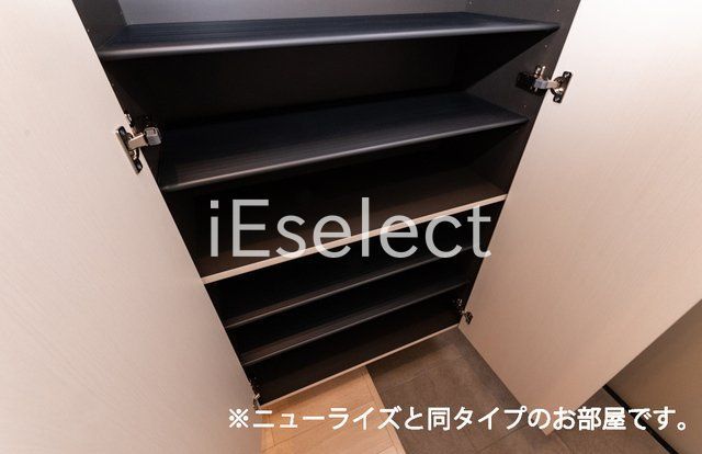 玄関　同タイプのイメージ写真です