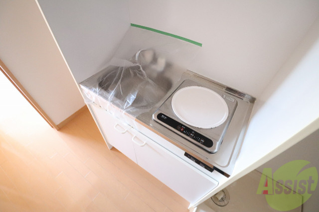 キッチン　一人暮らしにピッタリサイズ掃除もらくらくです。