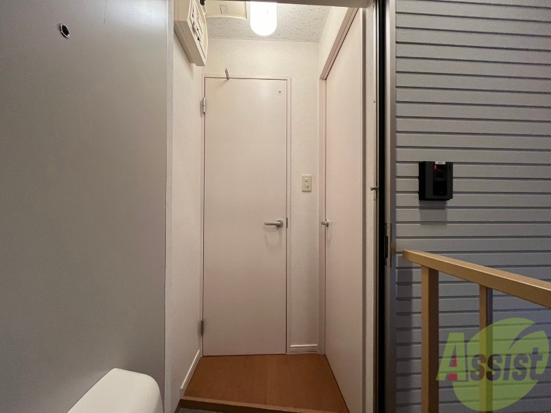 玄関　玄関の様子です。明るい印象ですね。気分もあがりそう。