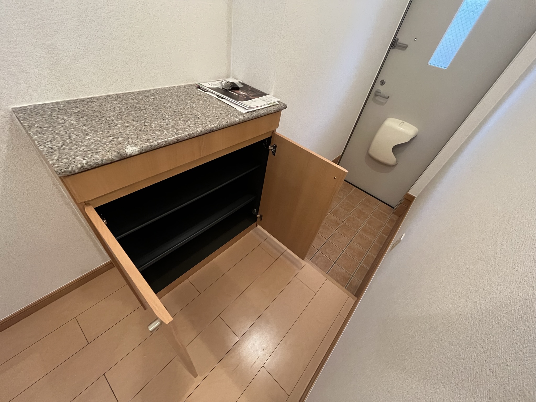 玄関　※参考写真※