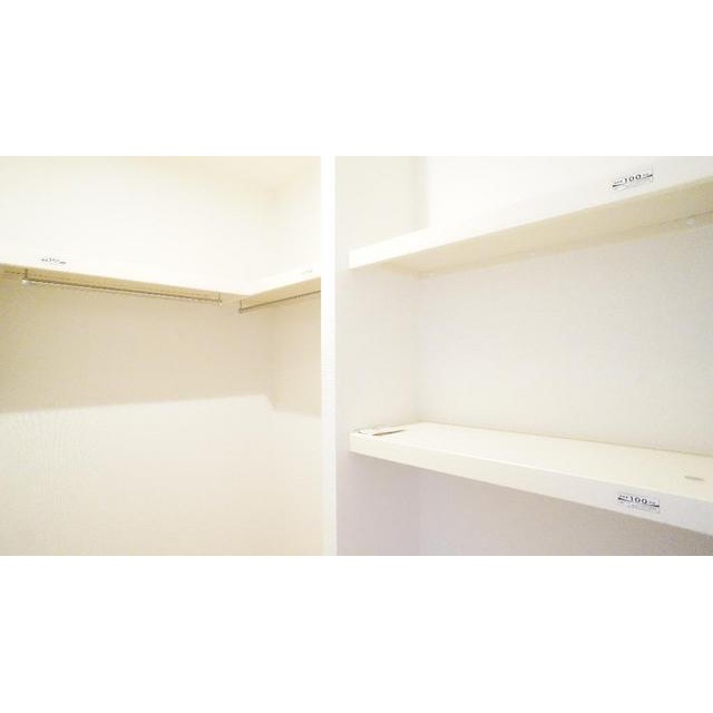 収納　ウォークスルークローゼット
