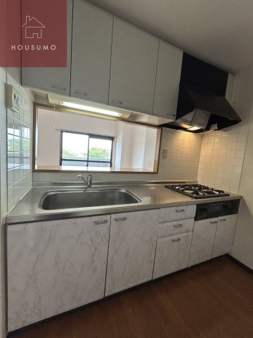 キッチン　コンパクトなキッチンで掃除もラクラク