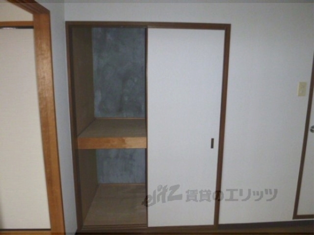 収納　洋室収納