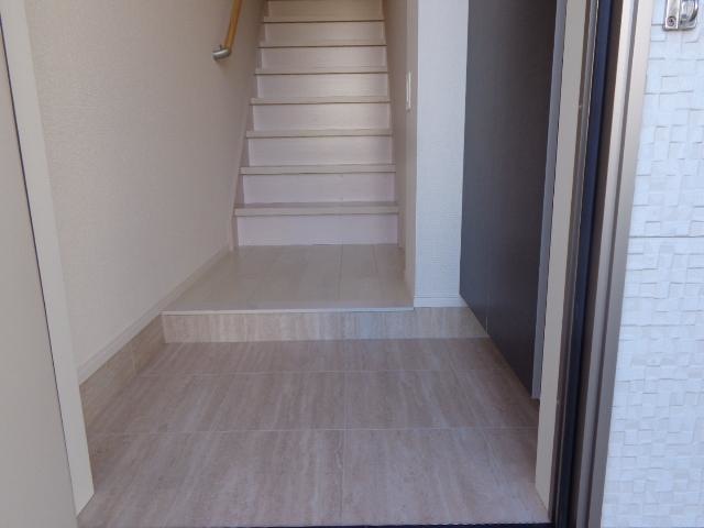 玄関　※別室の参考写真の為、現況優先です。