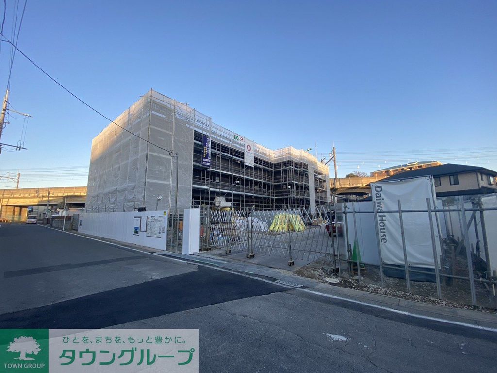 建物外観　駐車場