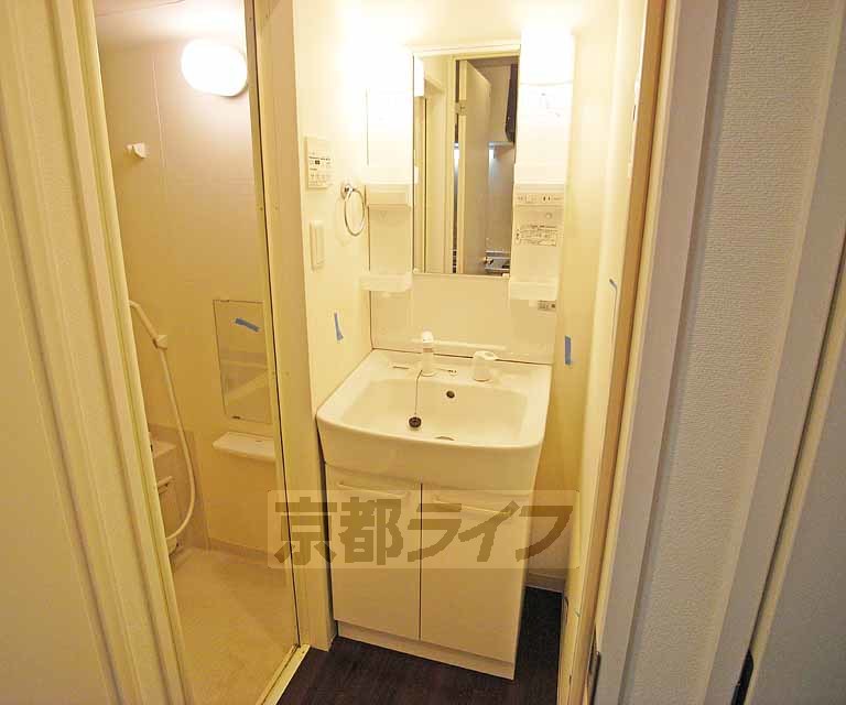 洗面設備　洗面台あります。