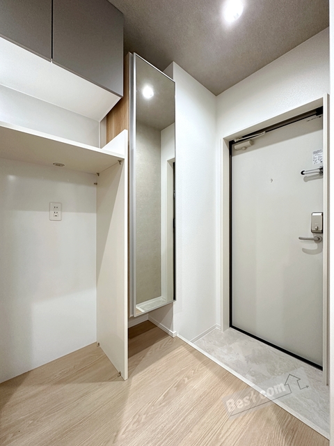 玄関　姿見付き天井高シューズクローゼット♪