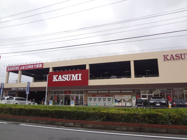 コンビニ　ＫＡＳＵＭＩ（スーパー）（コンビニ）まで1100m
