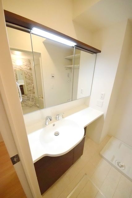 洗面設備　☆シャワー付洗面台☆