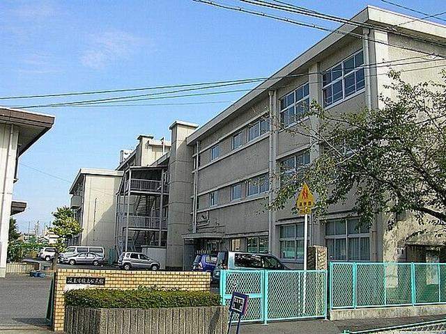 小学校　岐阜市立鏡島小学校（小学校）まで1322m
