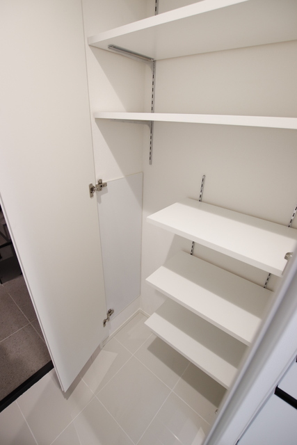 玄関　★玄関先の下駄箱です★